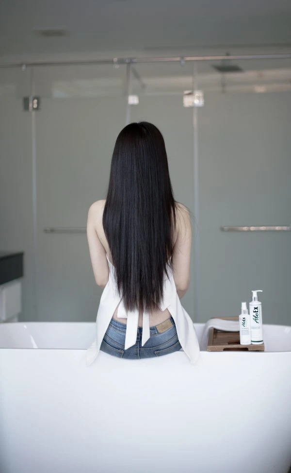 Say goodbye to hair fall with the best organic shampoo and serum from natural extracts