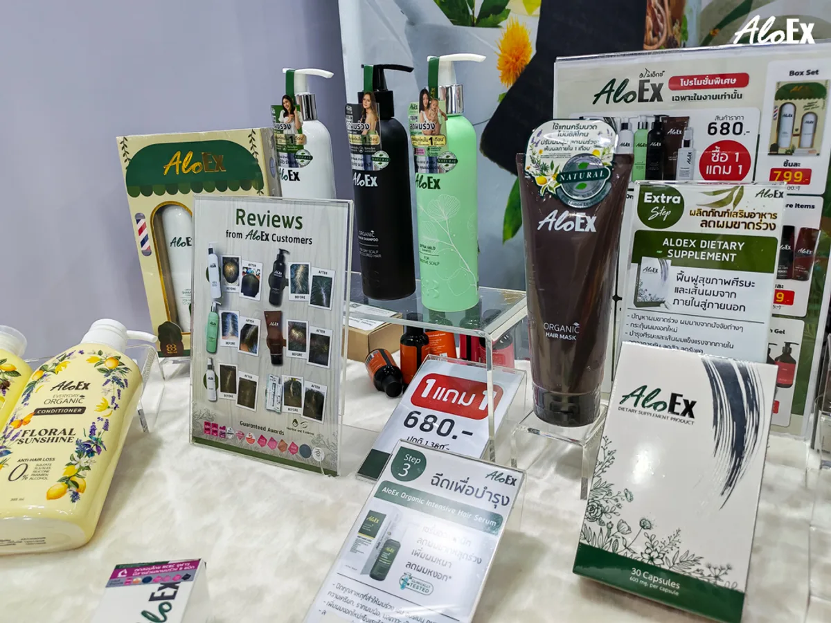 บอร์ดรีวิวก่อน-หลังจากลูกค้า AloEx จัดแสดงที่บูธ E6